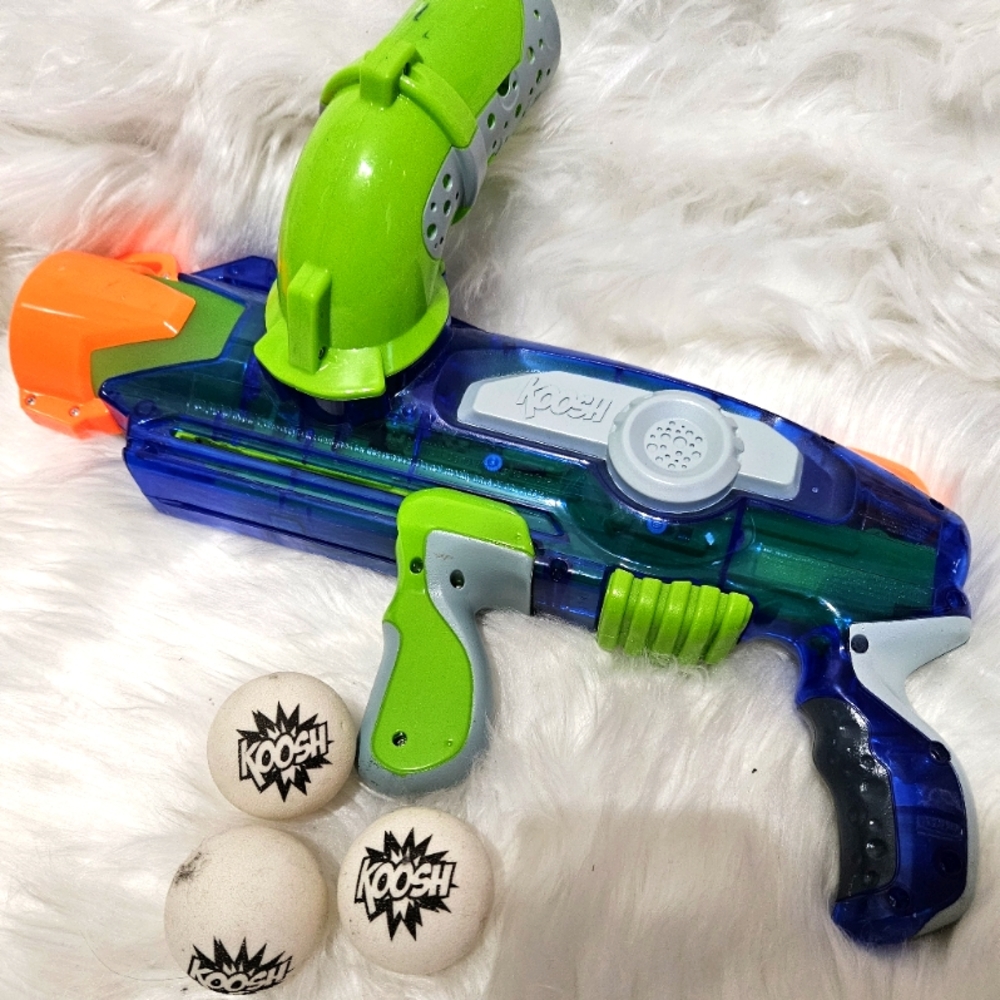Light and sound ball‎ blaster gun